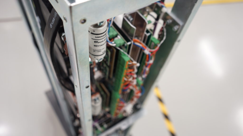 Leistungselektronik ITS Modul KNESTEL Nahaufnahme DC DC Wandler bis 1000V